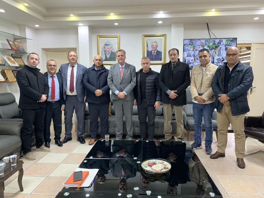 رئيس بلدية جنين يستقبل السفير الهولندي