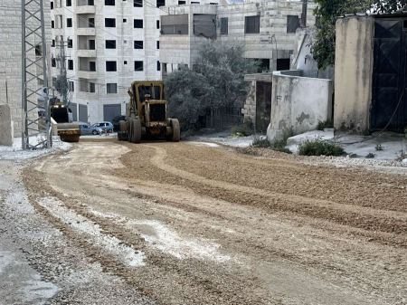 اعمال تجهيز لاعادة تعبيد مفرق طلعة البيادر ودوار الجلبوني